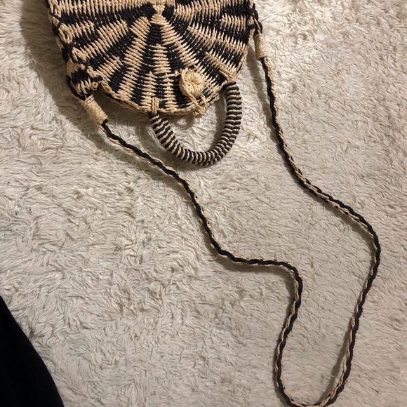 Knitted crossbody - Picture 2 of 6